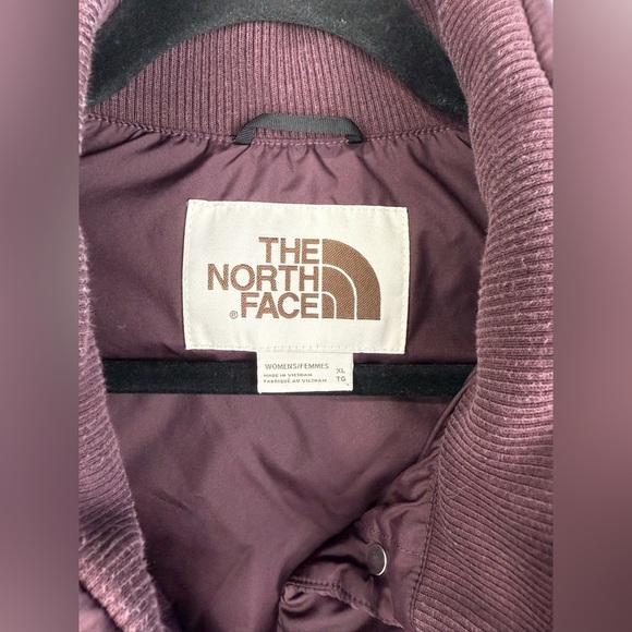 The North Face women’s purple Sylvester colorblock retro puffer vest. Size XL - Picture 7 of 10